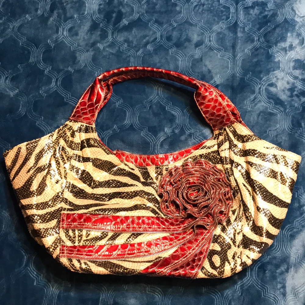 GG...ing Shimmering 🦓 & 🦎 Print Bag